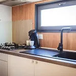 诺瓦山林小屋露营地 5*